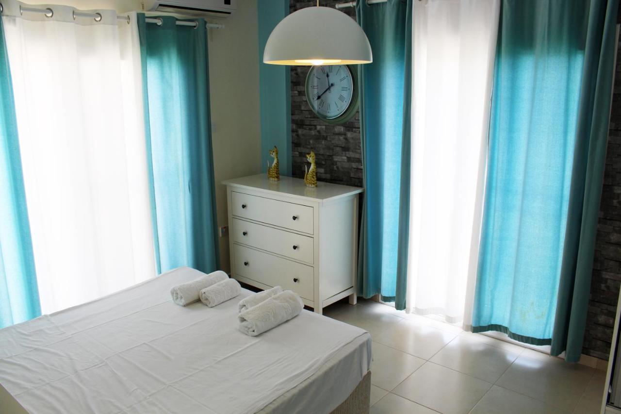 Caesar Beach Villas And Apartments Gastria Exterior photo
